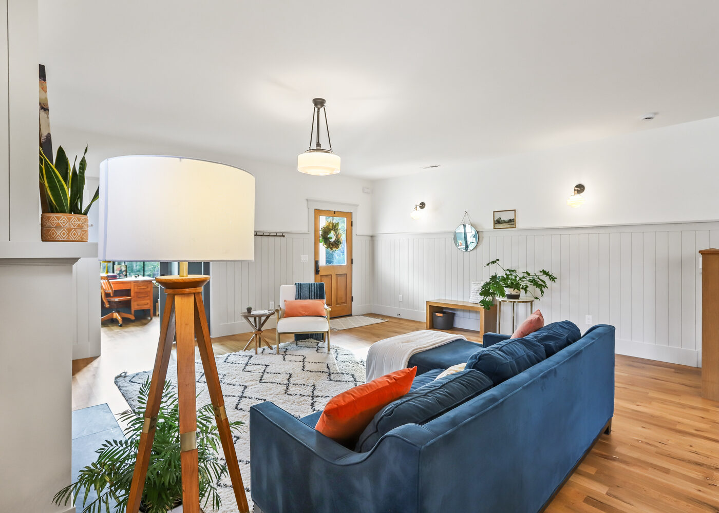 906 W 37th St - WEB-10