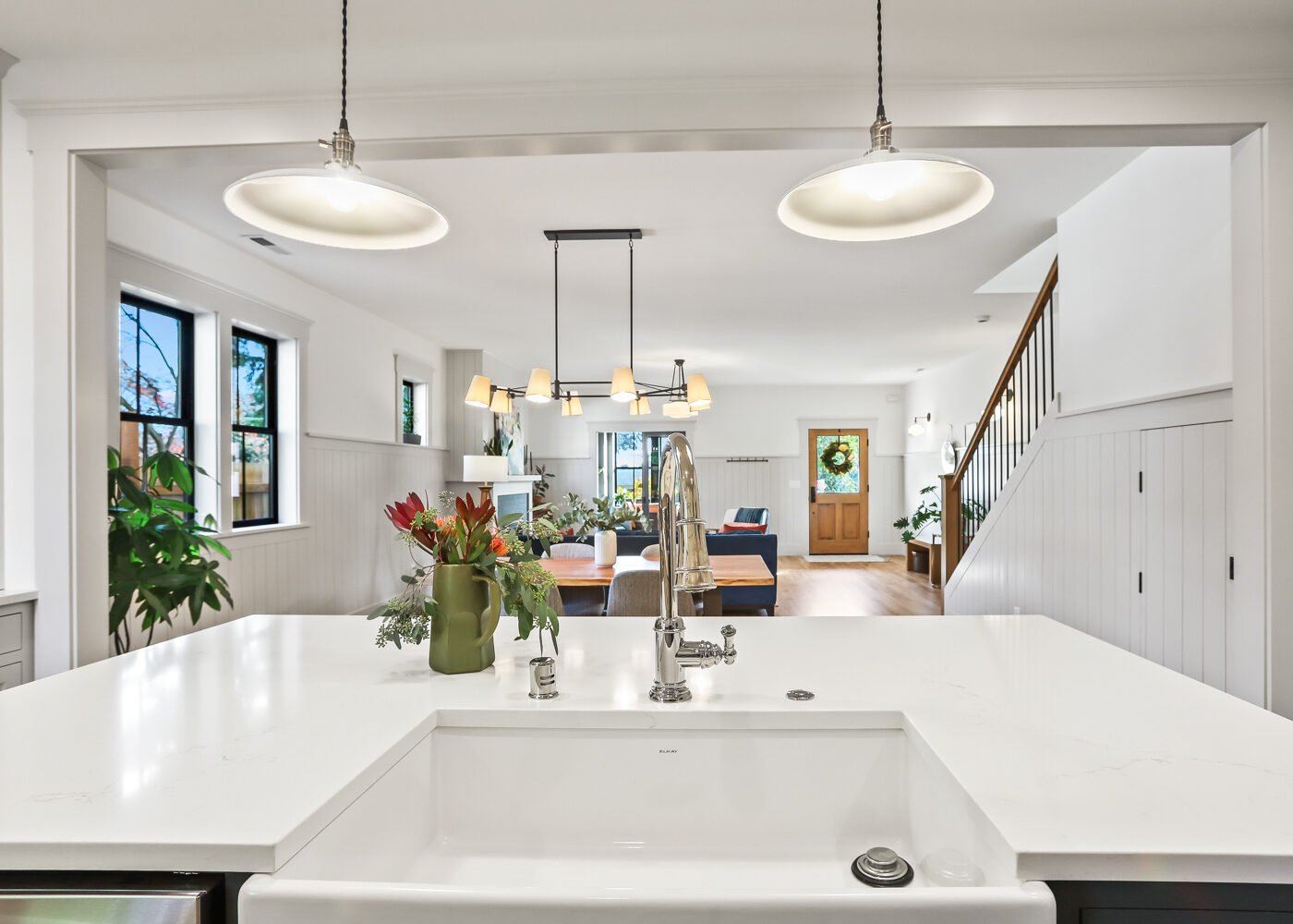 906 W 37th St - WEB-21